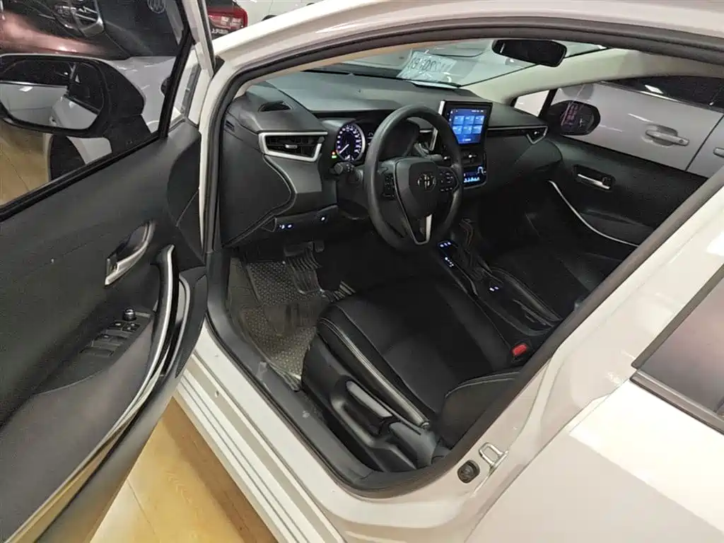 Toyota Corolla 2022 — фото 16