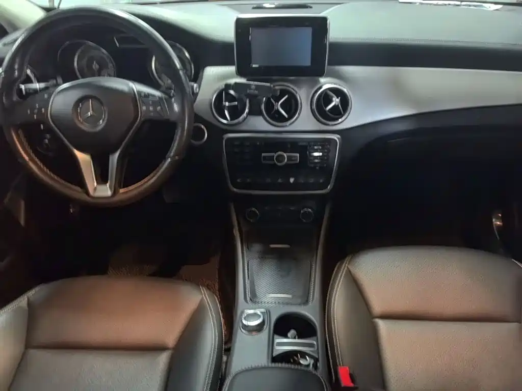 Mercedes-Benz GLA 2015 — фото 10
