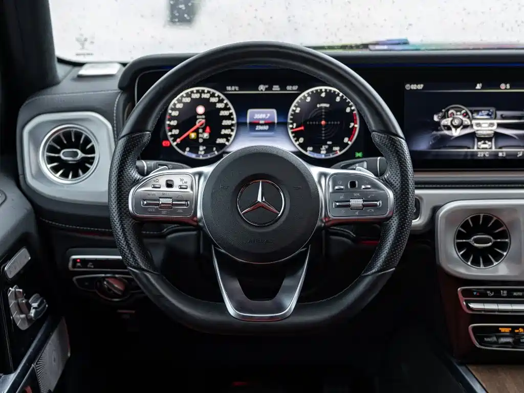 Mercedes-Benz G-Class 2023 — фото 12