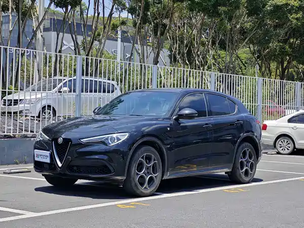 Alfa Romeo Stelvio 2023