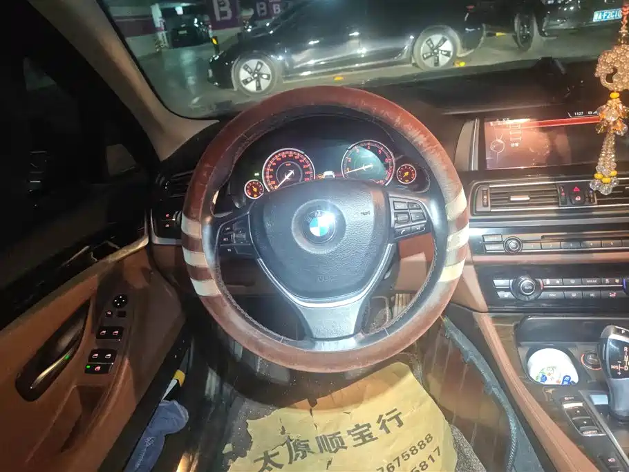 BMW 5 Series 2017 — фото 15