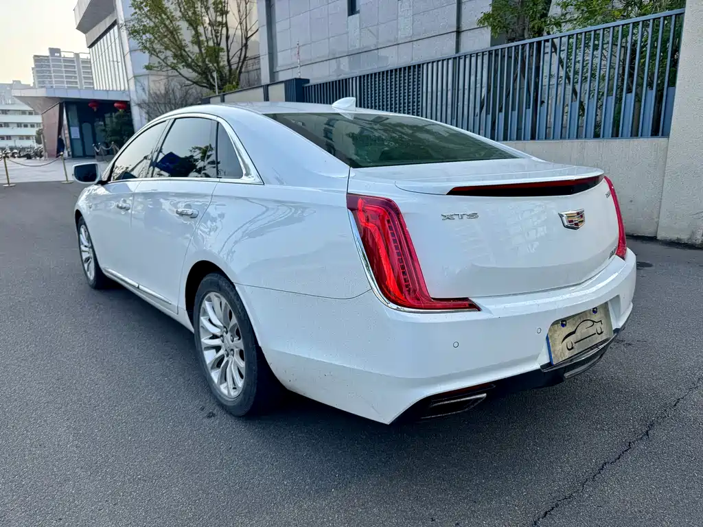 Cadillac XTS 2019 — фото 16