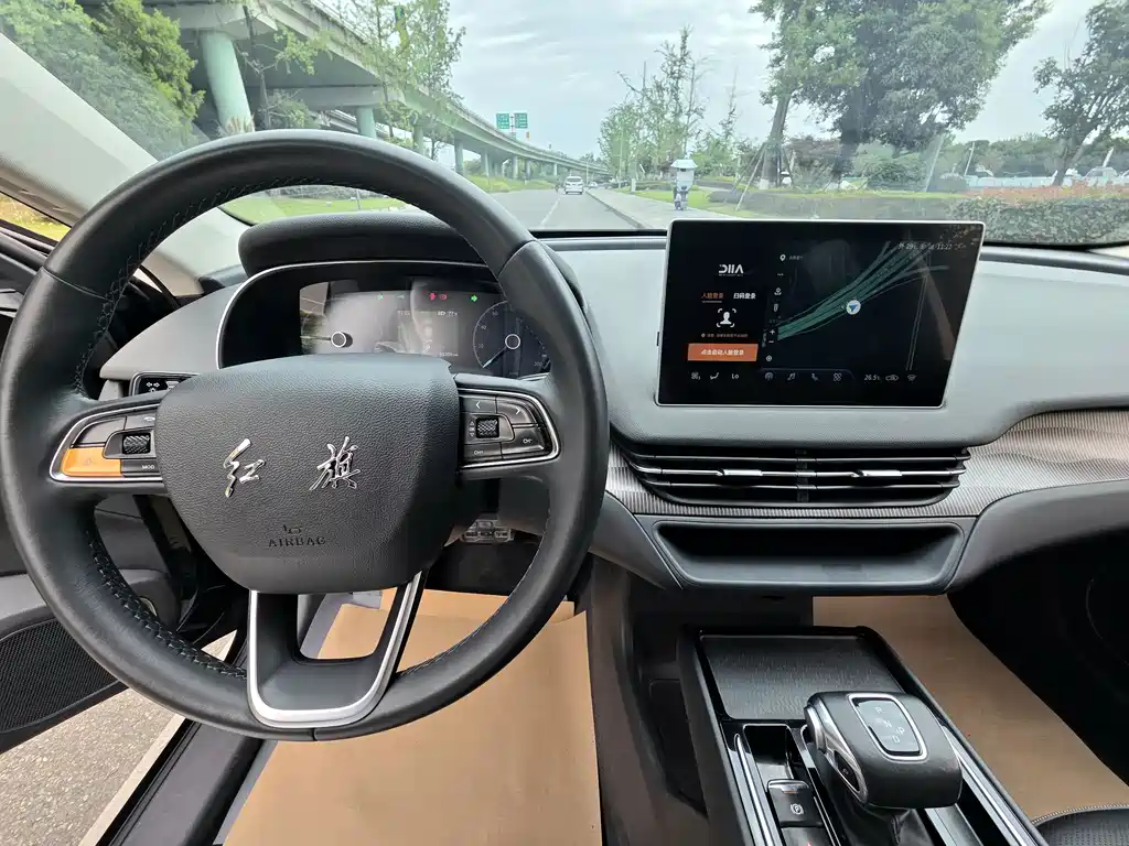Hongqi E-QM5 2022 — фото 14