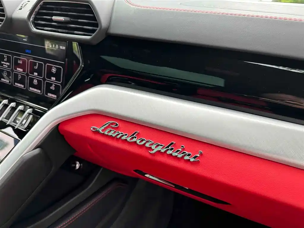 Lamborghini Urus 2021 — фото 13