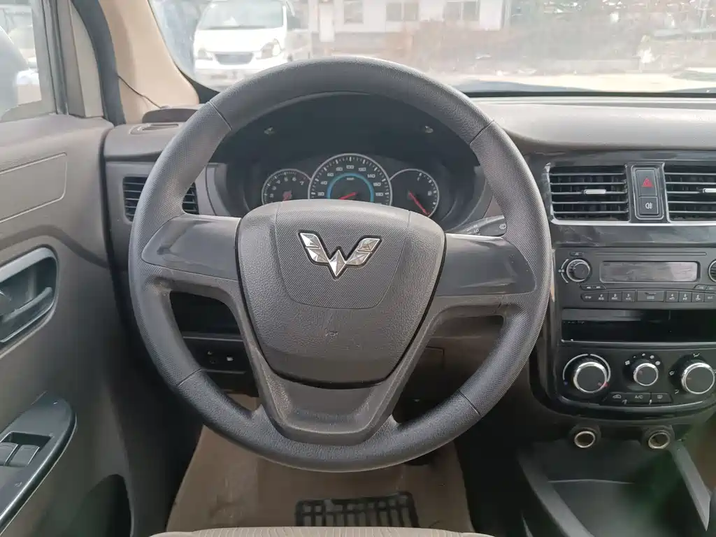 Wuling Rongguang V 2017 — фото 11
