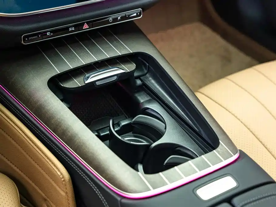 Mercedes-Benz E-Class 2025 — фото 15