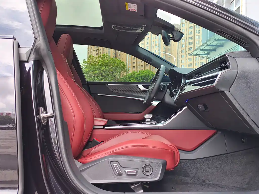 Audi A7L 2023 — фото 18