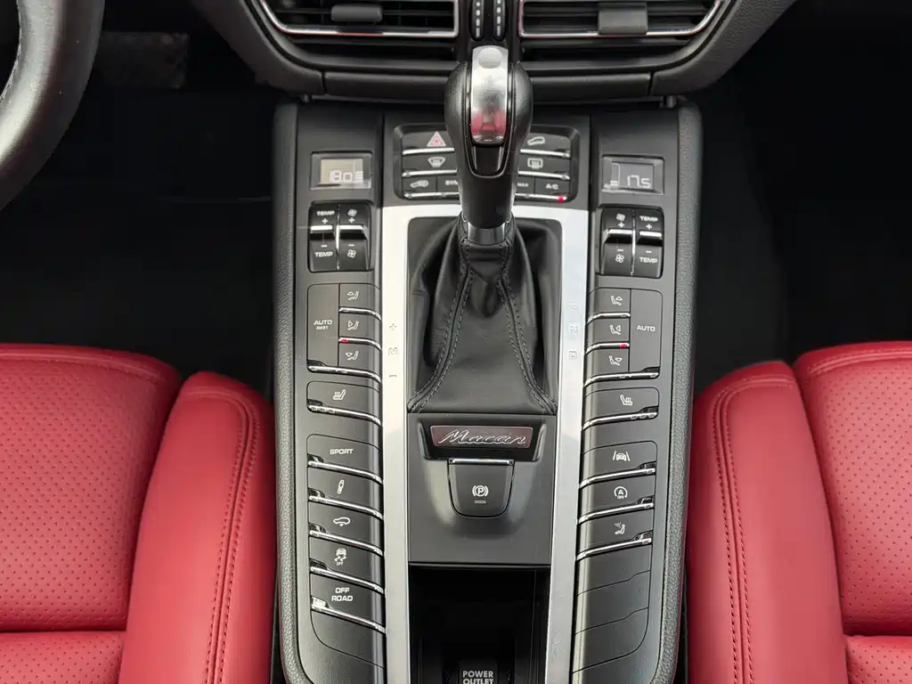 Porsche Macan 2020 — фото 14