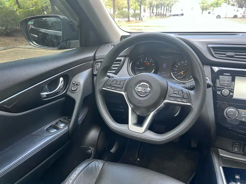 Nissan X-Trail 2018 — фото 12