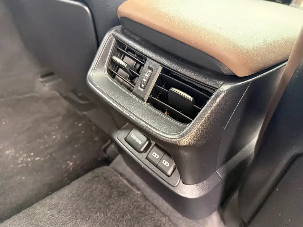 Lexus ES 2023 — фото 12