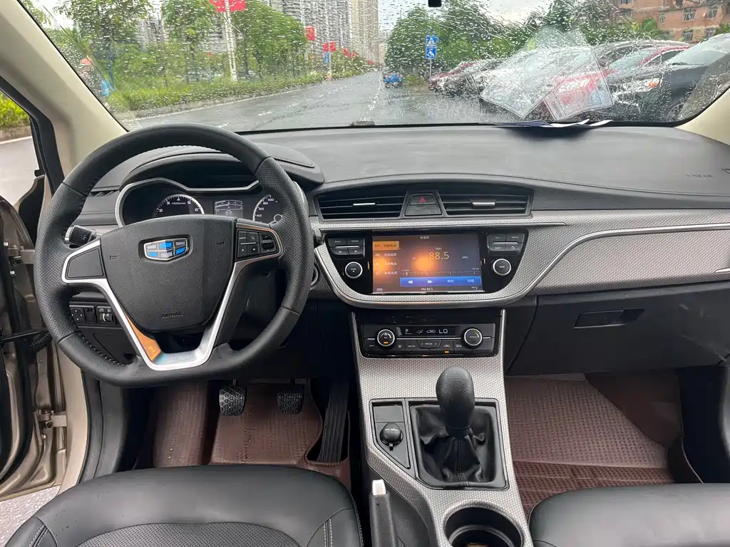 Geely Emgrand GS 2018 — фото 8