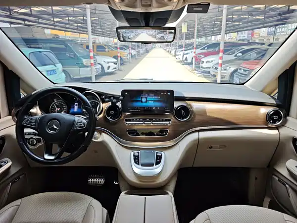 Mercedes-Benz V-Class 2023