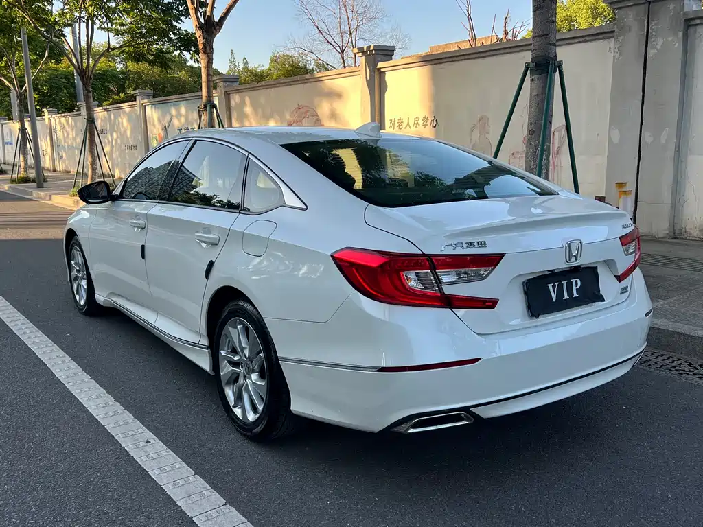 Honda Accord 2019 — фото 13