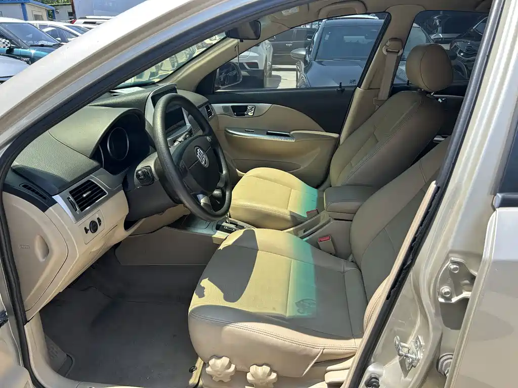 Buick Excelle 2013