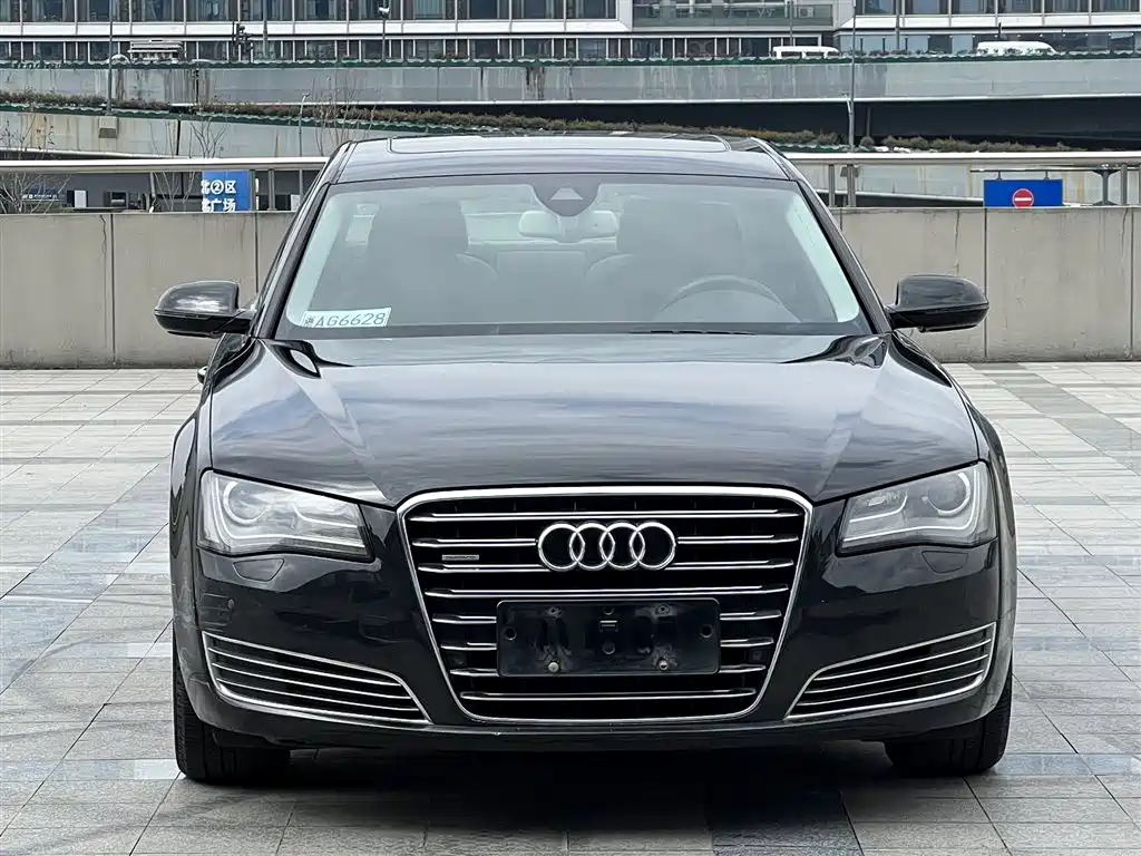 Audi A8 2014 — фото 2