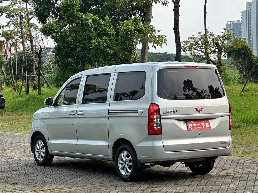 Wuling Hongguang V 2019 — фото 5