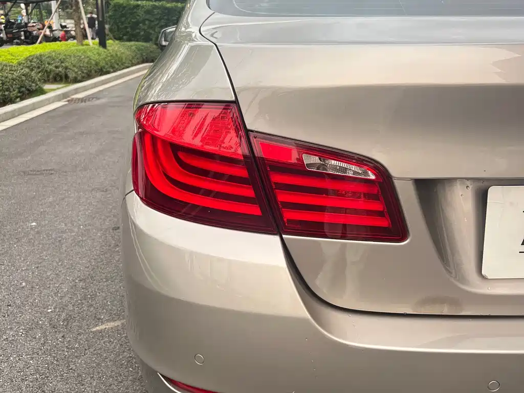 BMW 5 Series 2013 — фото 10