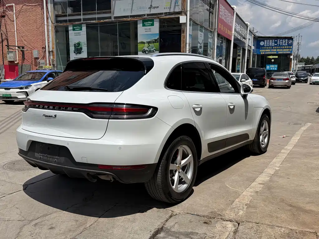 Porsche Macan 2019 — фото 14