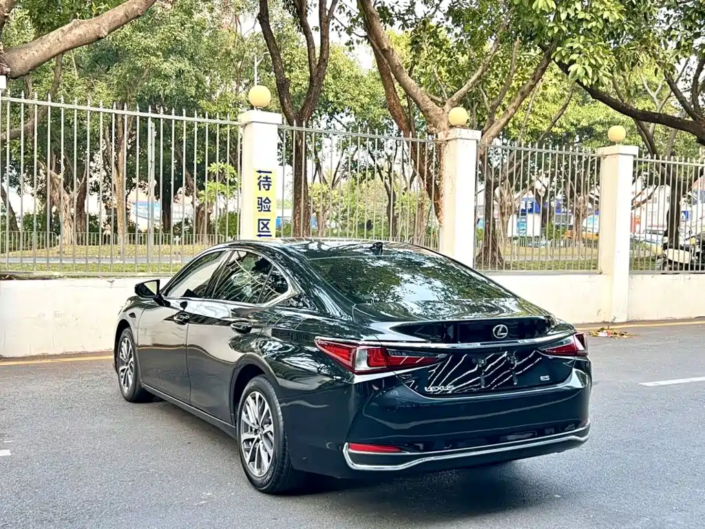 Lexus ES 2024 — фото 9