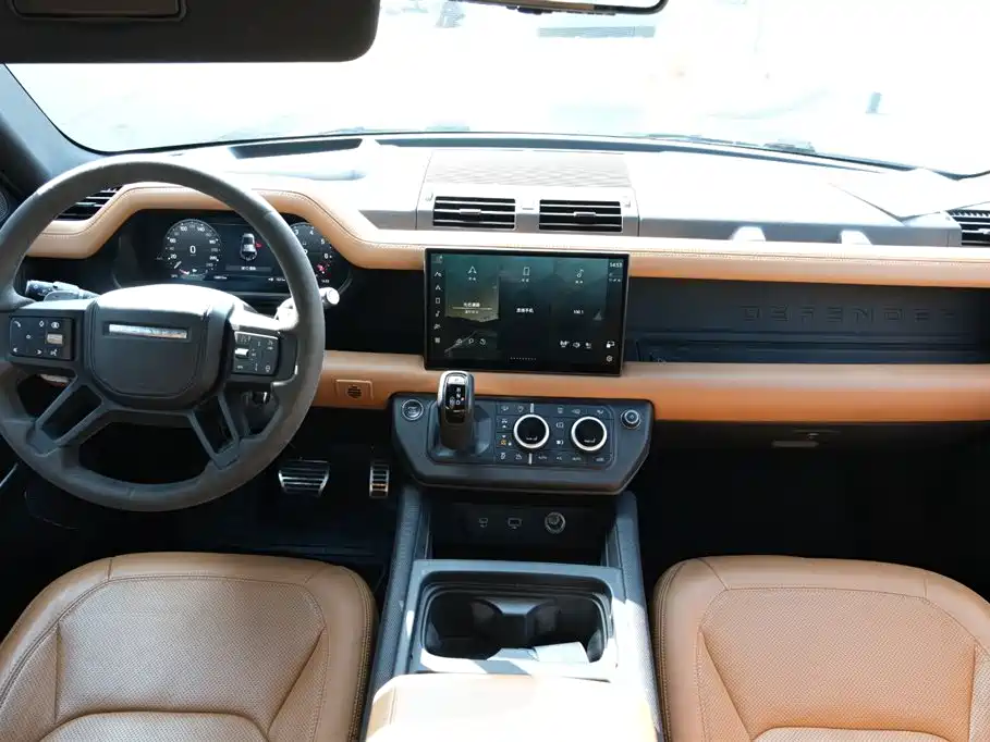 Land Rover Defender 2024 — фото 23