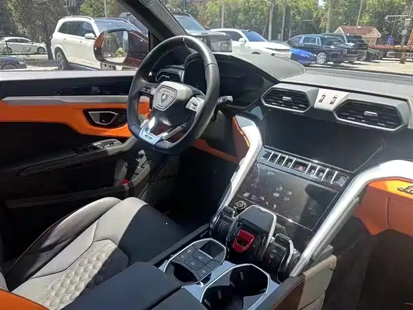 Lamborghini Urus 2023
