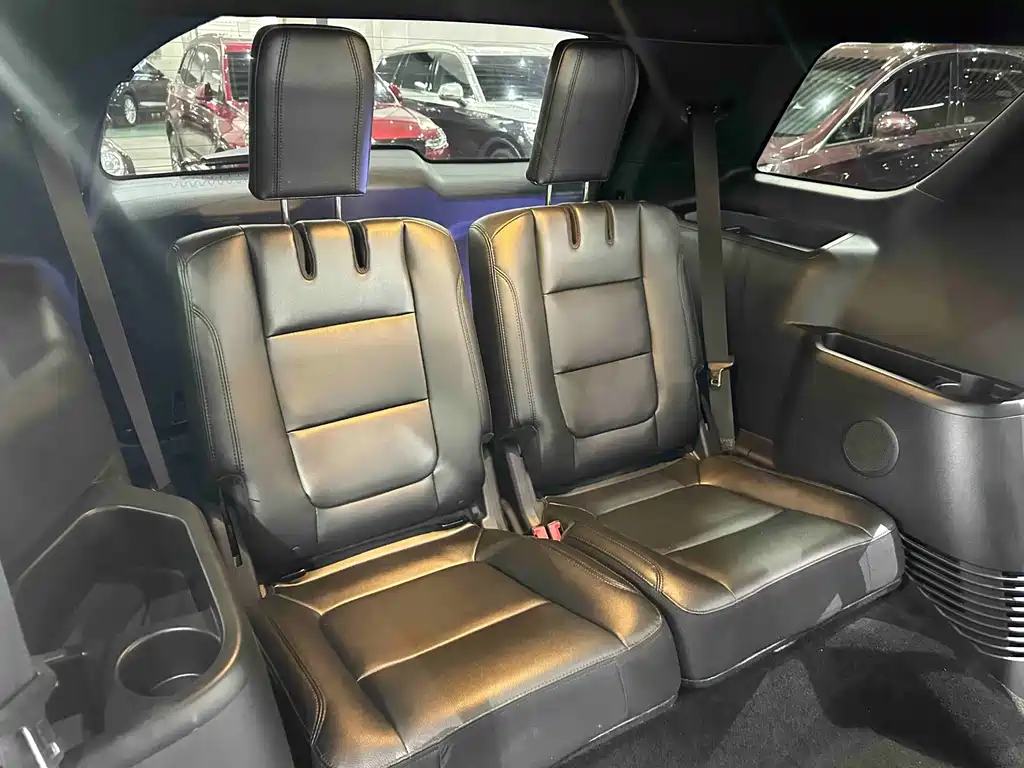 Ford Explorer 2015 — фото 17