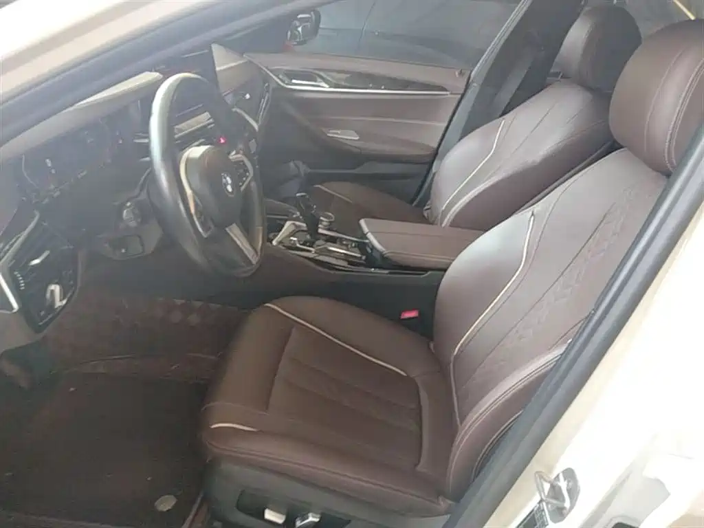 BMW 5 Series 2022 — фото 15