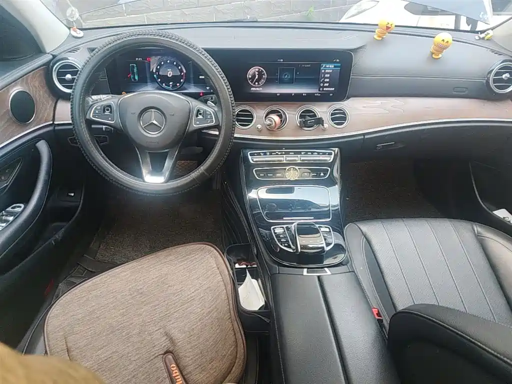 Mercedes-Benz E-Class 2017 — фото 16