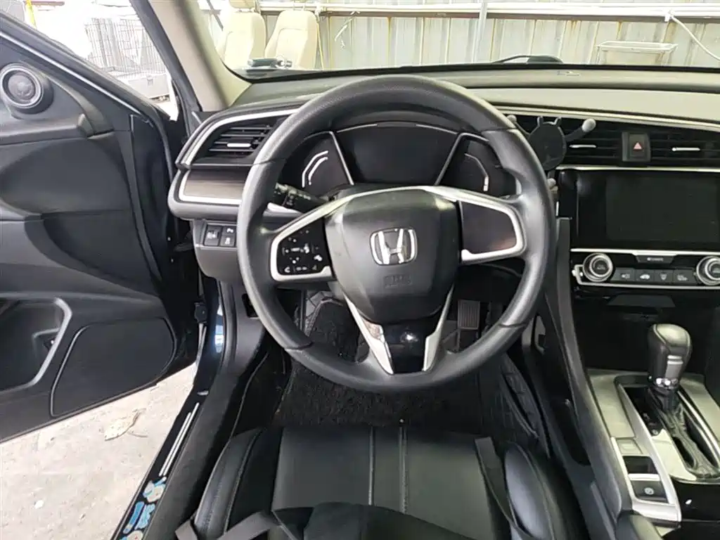 Honda Civic 2020 — фото 11