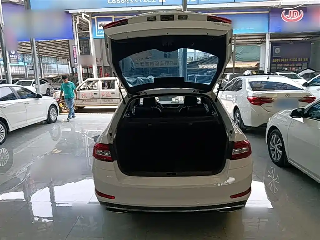 Skoda Octavia 2020 — фото 19