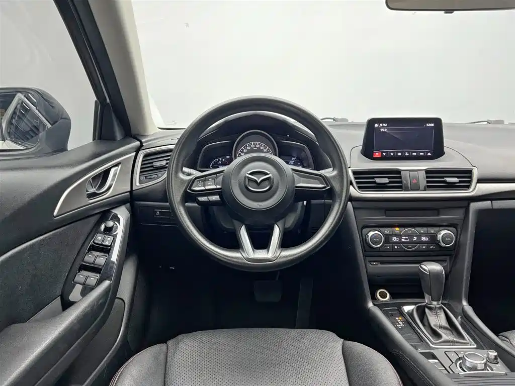 Mazda 3 Angkesela 2018 — фото 18