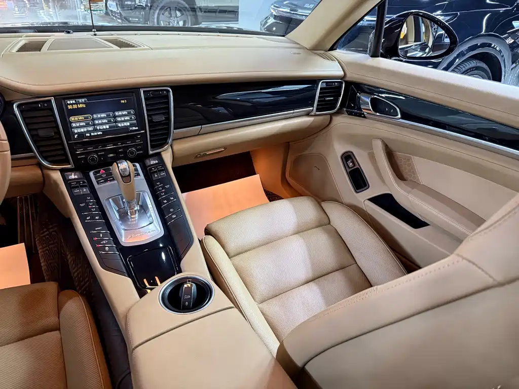 Porsche Panamera 2016 — фото 10