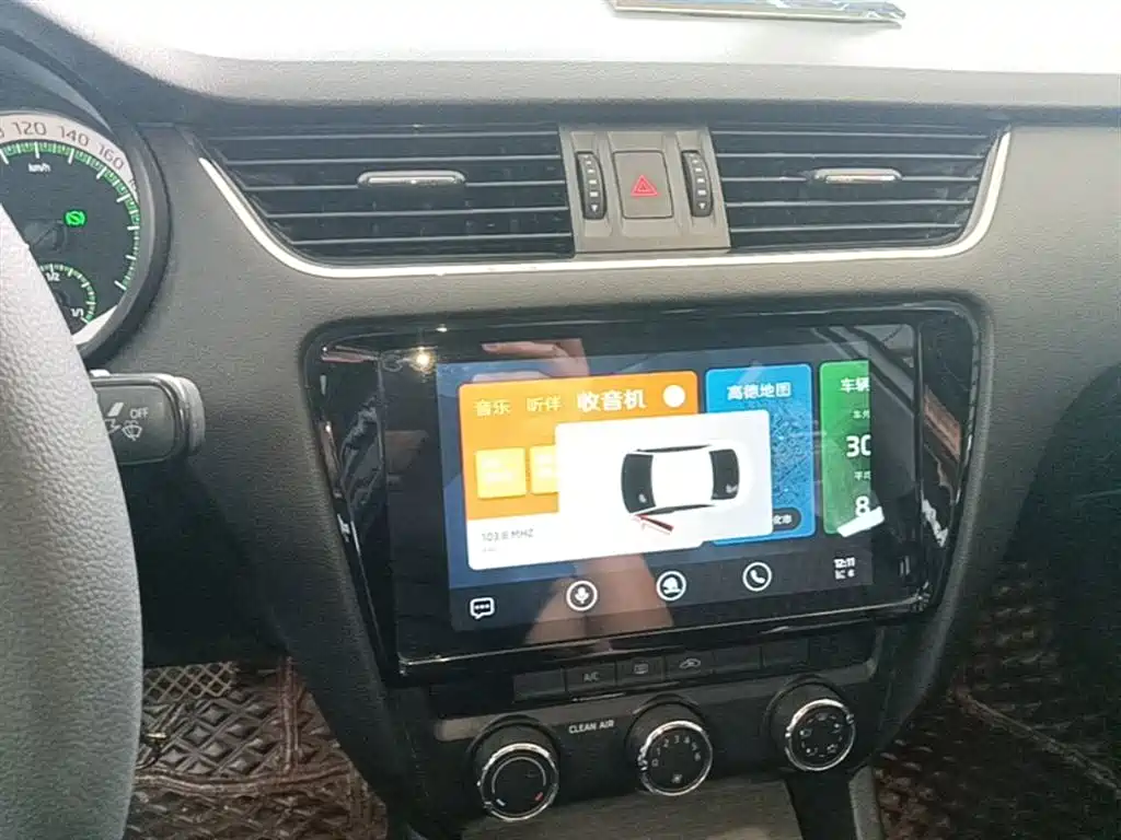 Skoda Octavia 2020 — фото 13