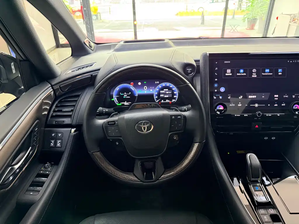 Toyota Alphard 2023 — фото 11