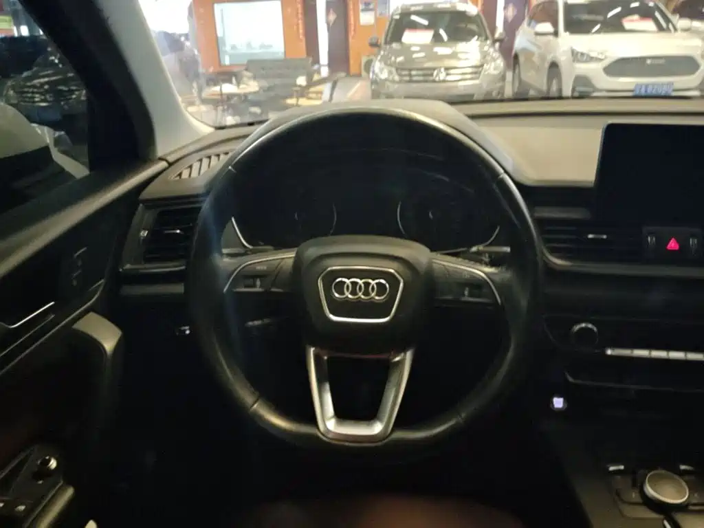 Audi Q5L 2019 — фото 11