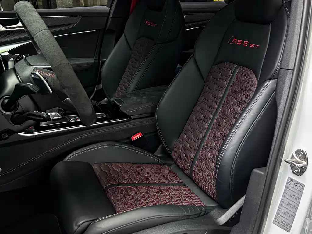 Audi RS 6 2025 — фото 14
