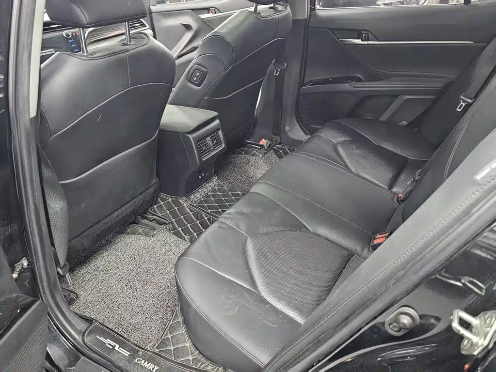 Toyota Camry 2019 — фото 14