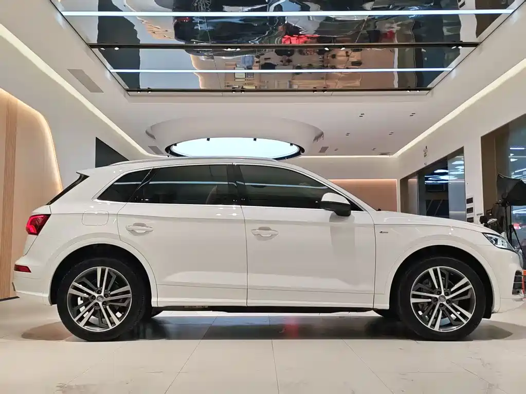 Audi Q5L 2019 — фото 4