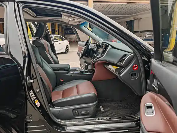 Toyota Crown 2018