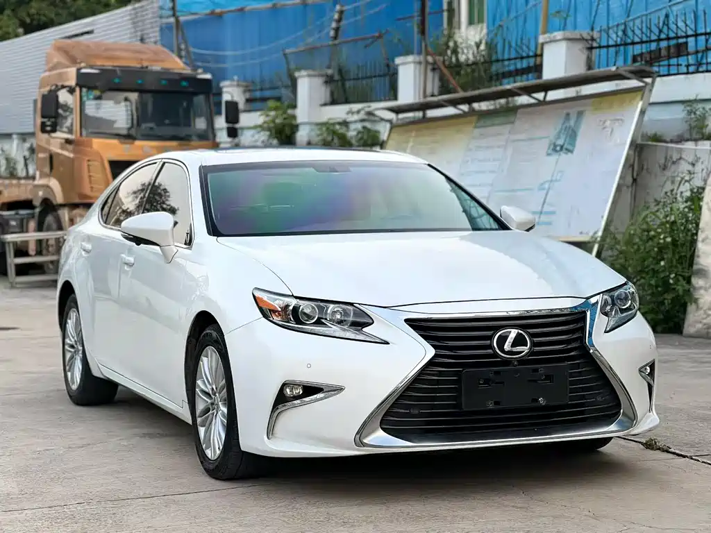 Lexus ES 2016 — фото 3