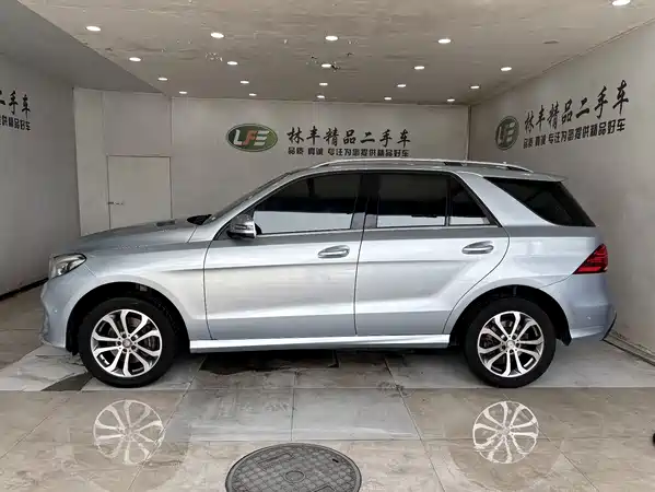 Mercedes-Benz GLE 2016