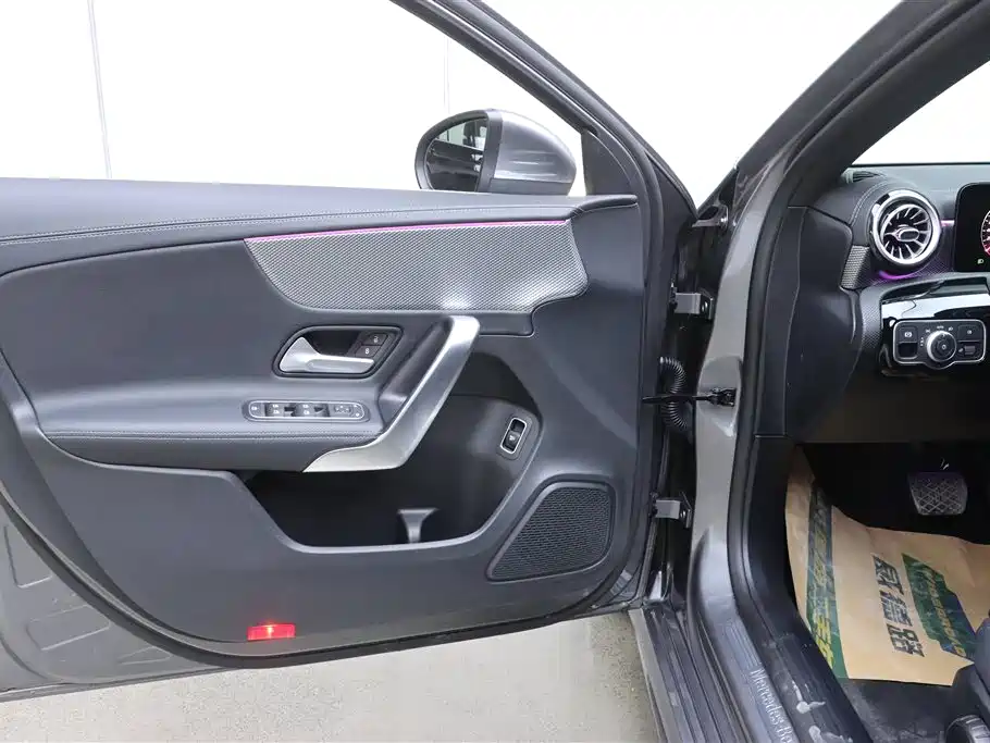 Mercedes-Benz A-Class 2025 — фото 10