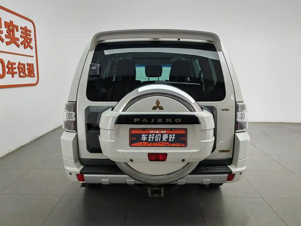 Mitsubishi Pajero 2014