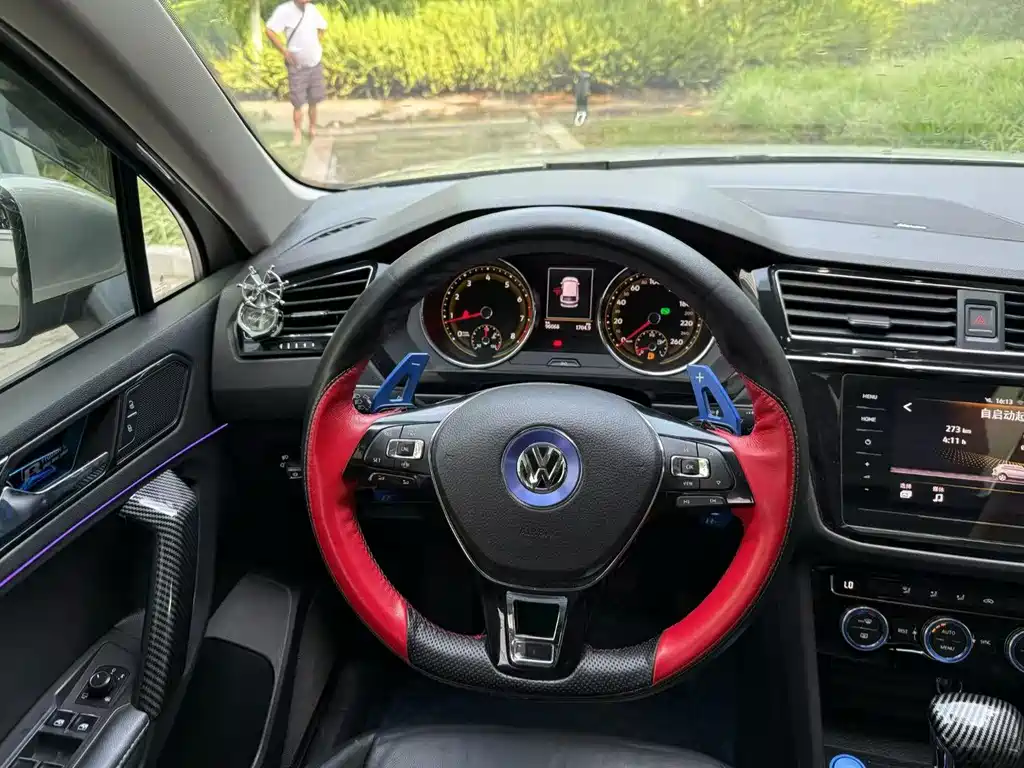 Volkswagen Tiguan L 2020 — фото 9