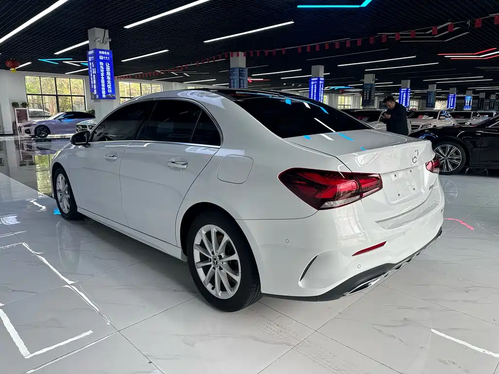Mercedes-Benz A-Class 2021 — фото 7