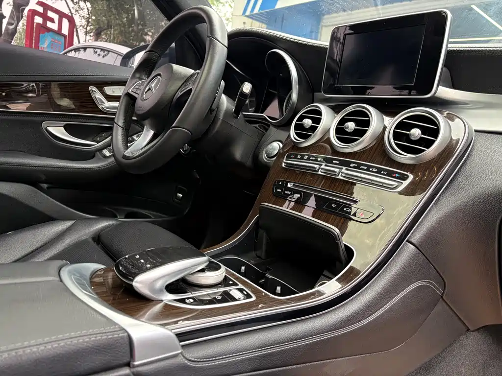 Mercedes-Benz GLC 2018 — фото 10