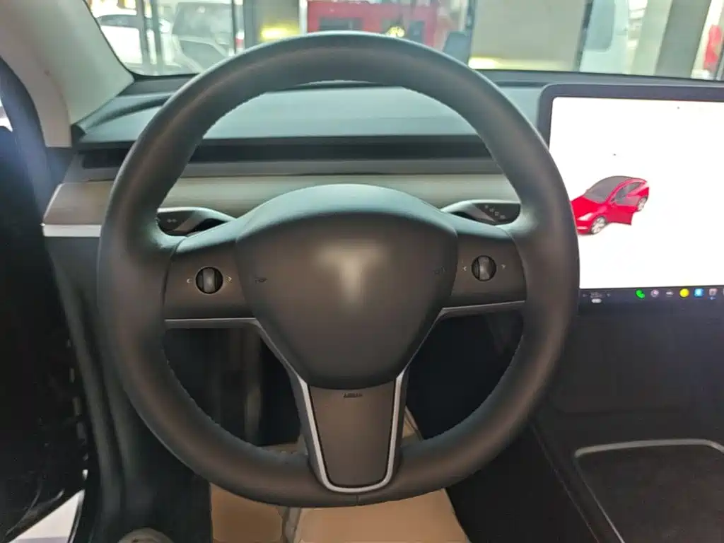 Tesla Model Y 2023 — фото 11