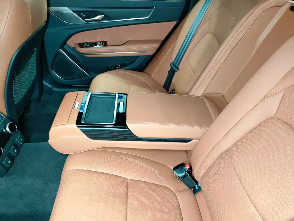 Jaguar XFL 2024 — фото 11