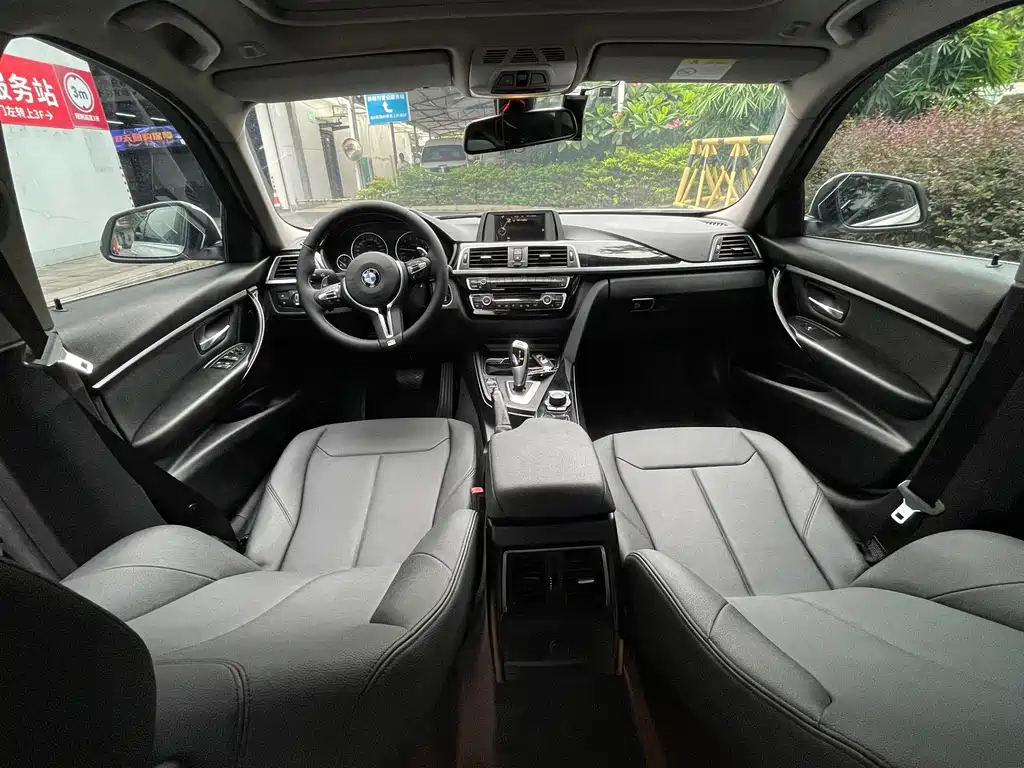 BMW 3 Series 2017 — фото 10