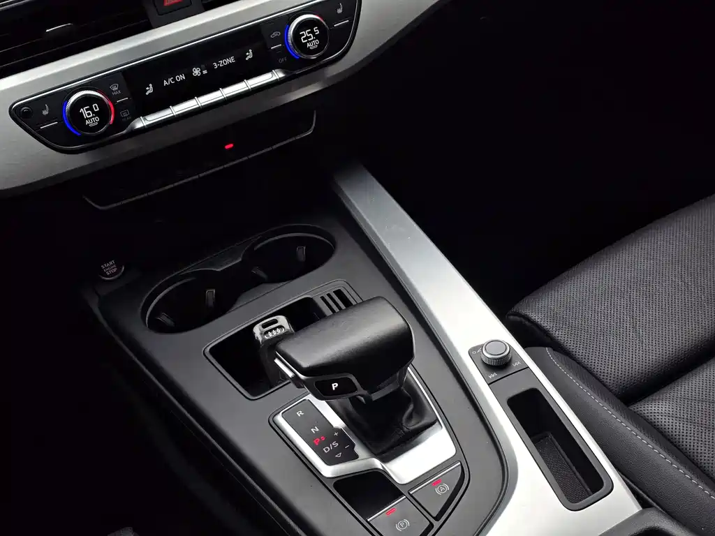 Audi A4L 2021 — фото 19